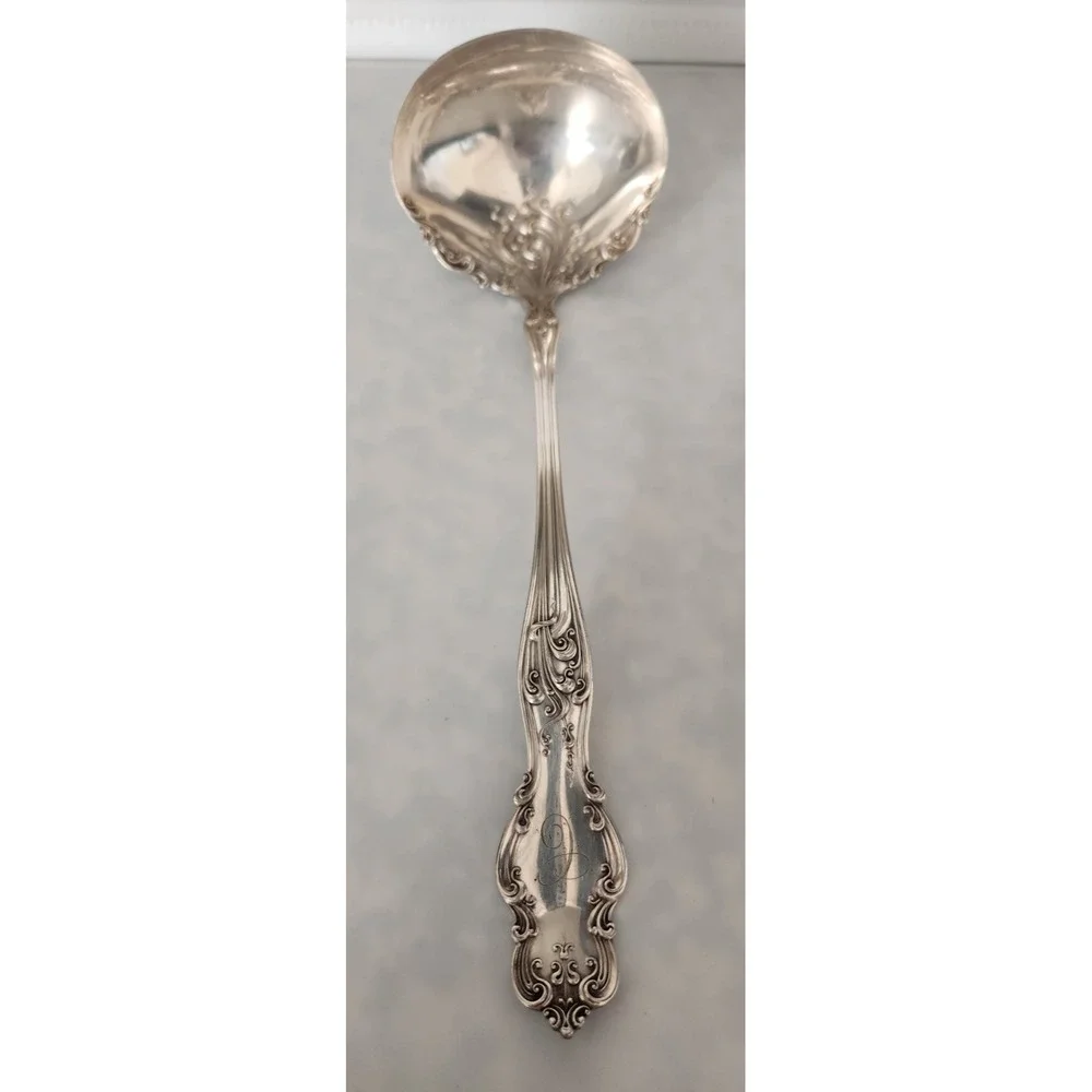 BEAUTIFUL ANTIQUE SOUP PUNCH LADLE SILVER ELEGANT & UNIQUE Rogers Hamilton 1890s